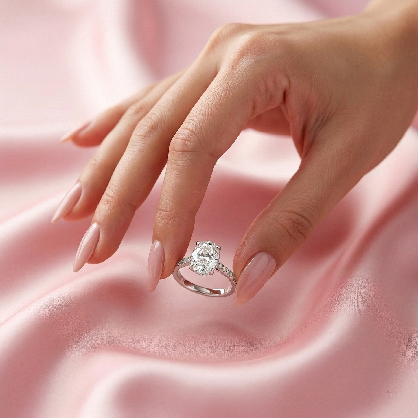 ROUND DIAMOND ENGAGEMENT RING