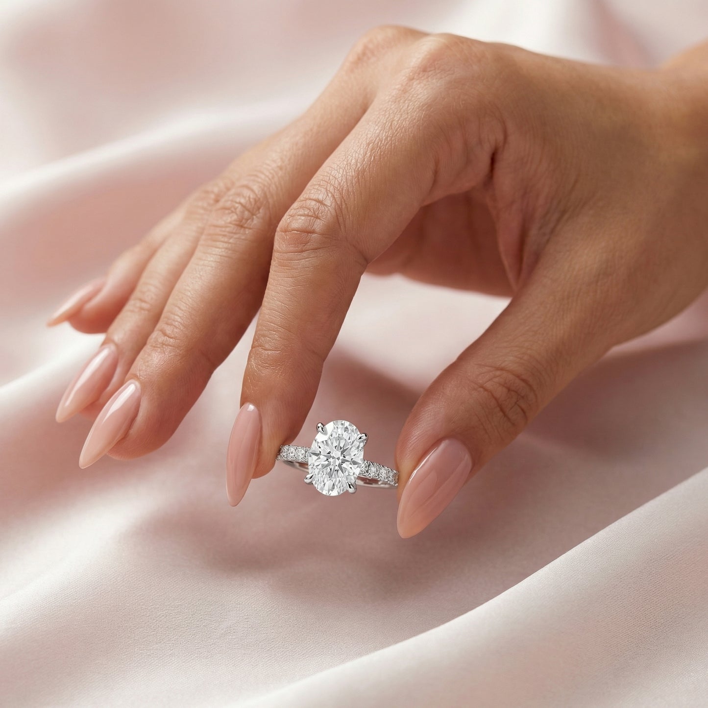 ROUND DIAMOND ENGAGEMENT RING