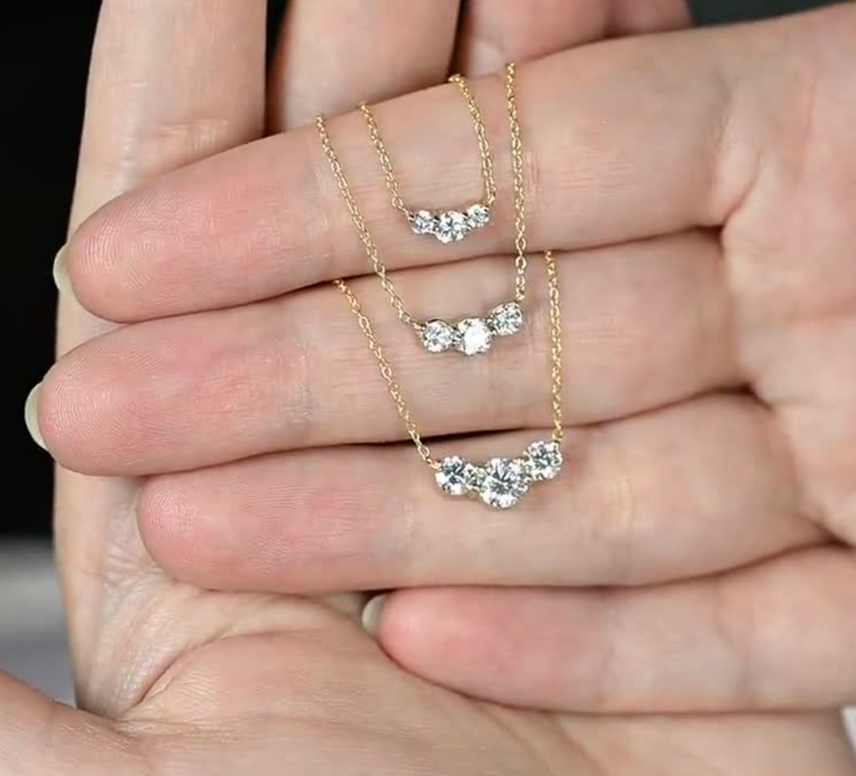 Curved Graduated Three Stone Tria Necklace