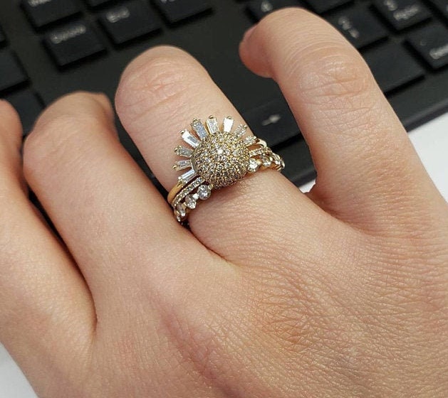 Curved Baguette Diamond Ring / 14k Gold Baguette Diamond Wedding Band / Diamond Stacking Ring / Anniversary Gift / Diamond Gift Idea