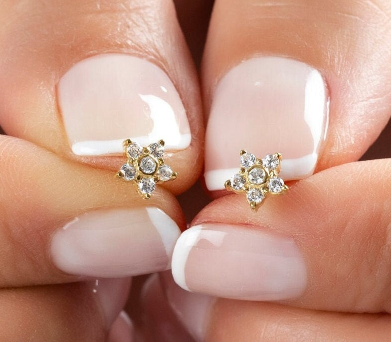 Diamond Flower Studs / 14k Gold Diamond Flower Stud Earrings / Diamond Studs Earrings / Graduation Gift / Birthday / Anniversary Gift