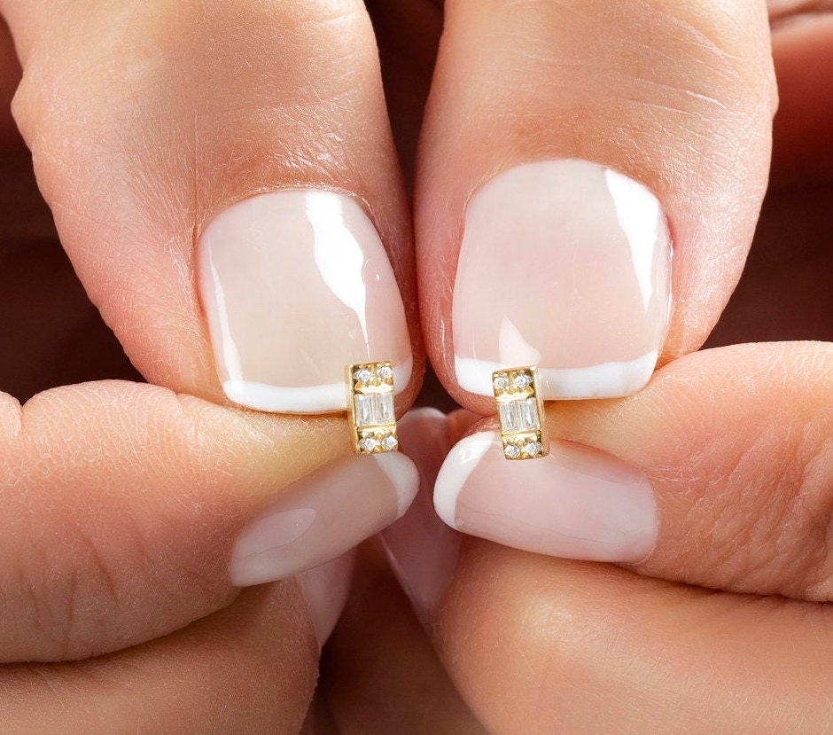 Baguette Diamond Studs / 14k Diamond Round & Baguette Stud Earrings / Dainty Diamond Stud Earrings / Birthday Gift / Bridal Gift