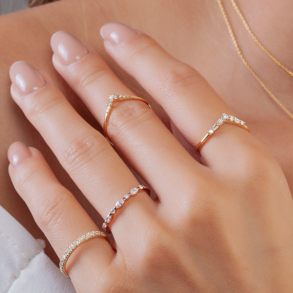14k Gold Baguette Round Diamond Chevron Ring / Curved Diamond Wedding Band / V Ring / Anniversary Ring / Contour Wedding Band