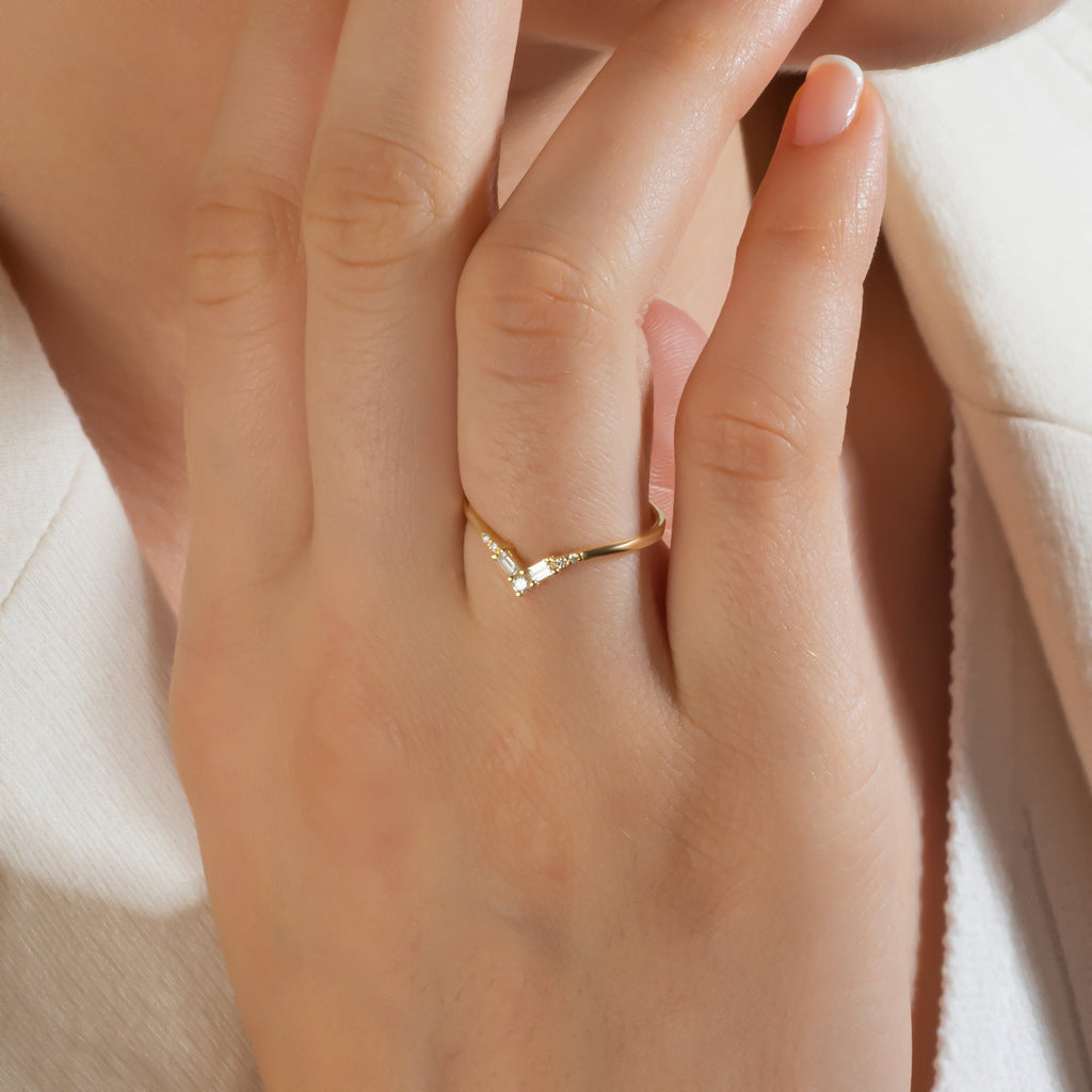 14k Gold Baguette Round Diamond Chevron Ring / Curved Diamond Wedding Band / V Ring / Anniversary Ring / Contour Wedding Band