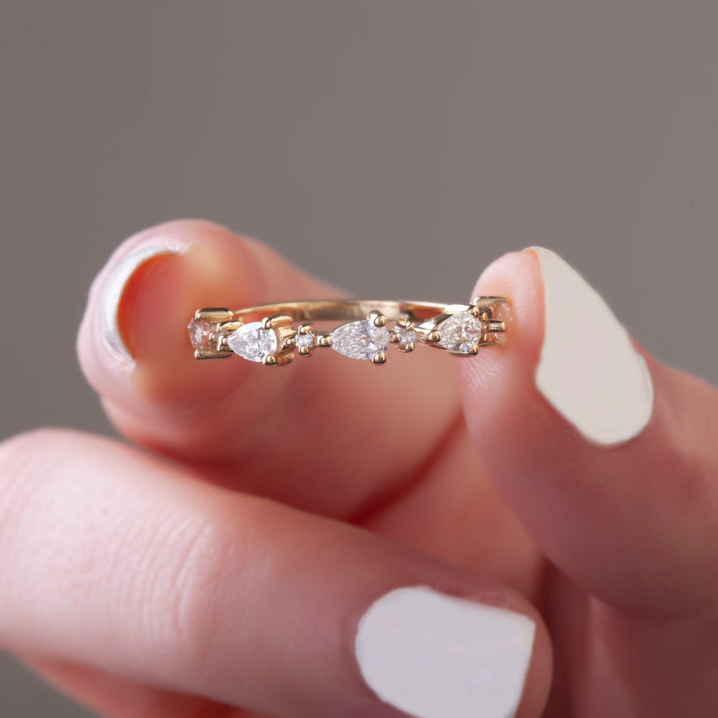 Pear Diamond Wedding Band / 14k Pear and Round Diamond Wedding Ring / Wedding Band / Stacking Ring / Diamond Bridal Gift Ideas