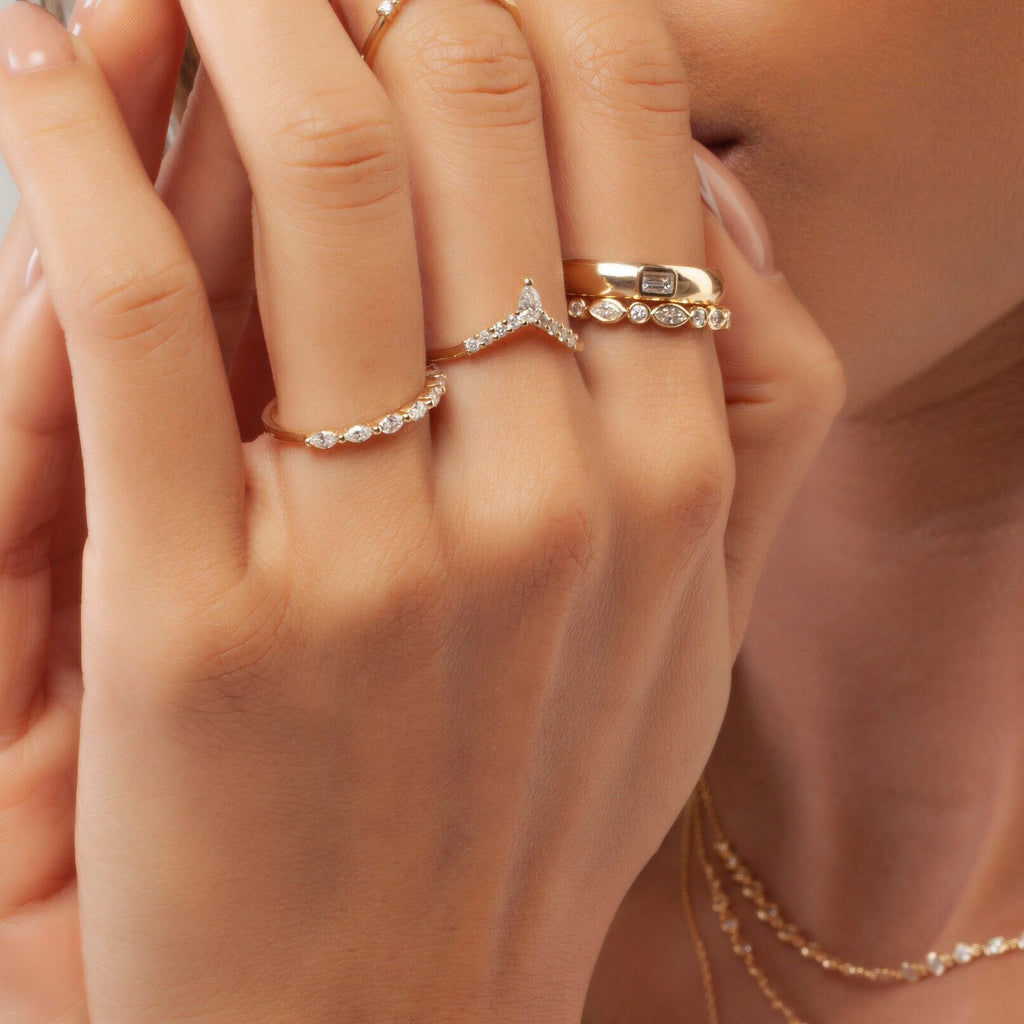 Pear Diamond Wedding Band / 14k Gold Round and Pear Diamond Wedding Band / Diamond Chevron Ring / Curved Diamond Stacking Ring