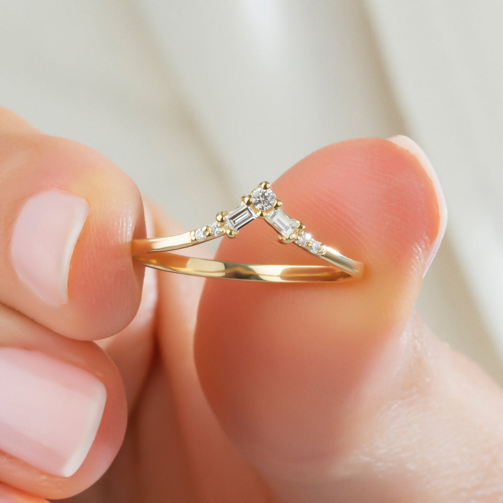 14k Gold Baguette Round Diamond Chevron Ring / Curved Diamond Wedding Band / V Ring / Anniversary Ring / Contour Wedding Band