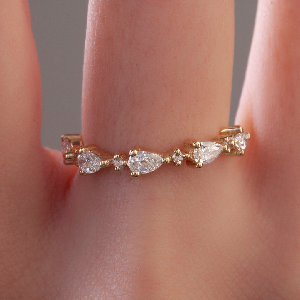 Pear Diamond Wedding Band / 14k Pear and Round Diamond Wedding Ring / Wedding Band / Stacking Ring / Diamond Bridal Gift Ideas