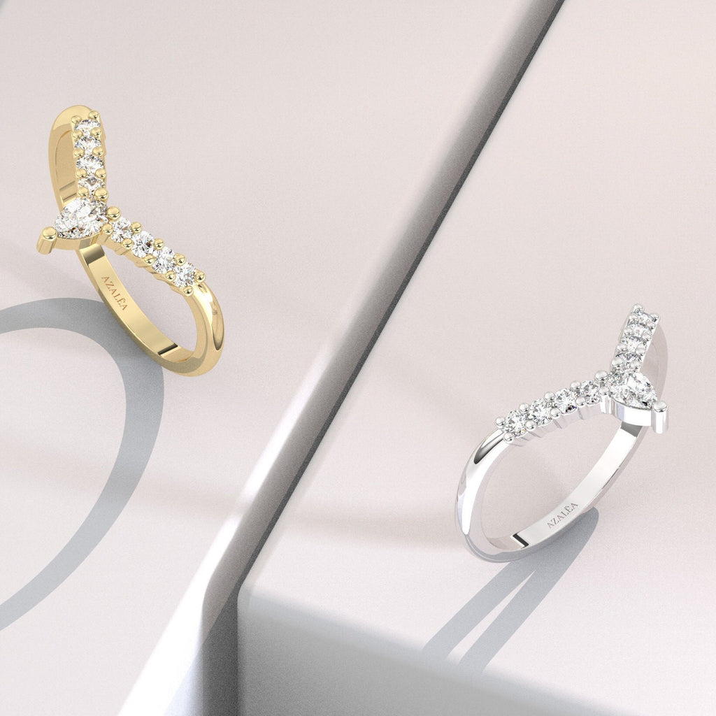 Pear Diamond Wedding Band / 14k Gold Round and Pear Diamond Wedding Band / Diamond Chevron Ring / Curved Diamond Stacking Ring