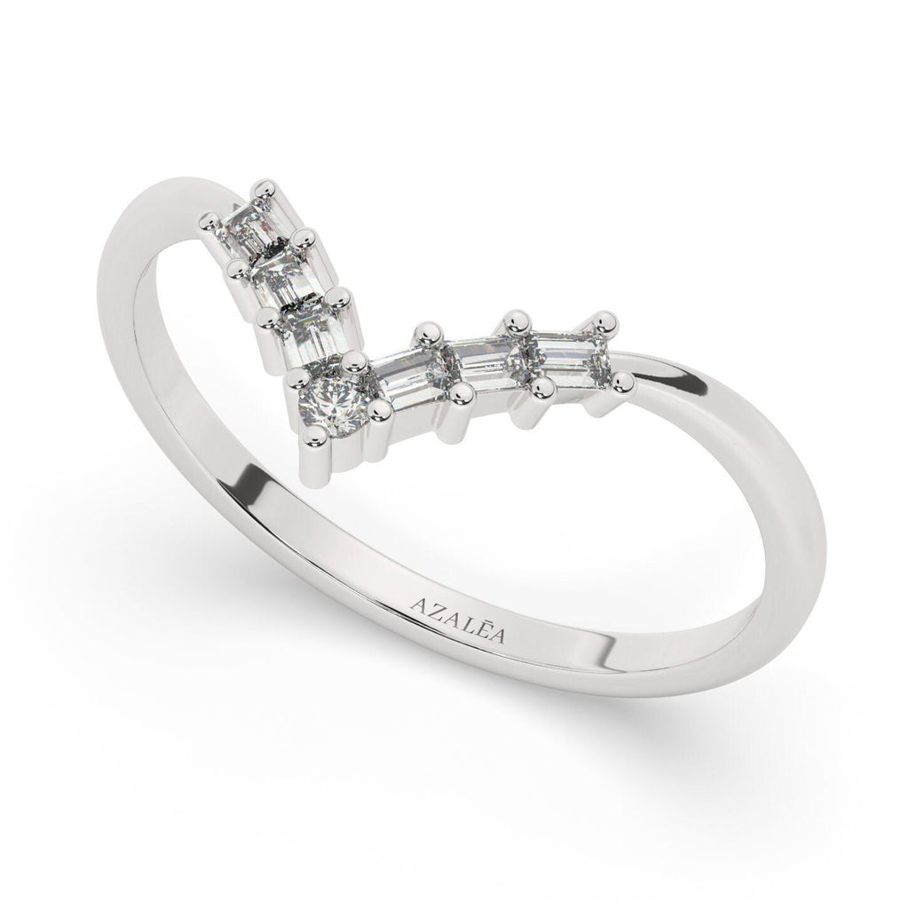 Curved Baguette Diamond Wedding Band / 14k Gold Baguette Diamond Chevron Ring / V Shape Diamond Wedding Band / Diamond Anniversary Ring