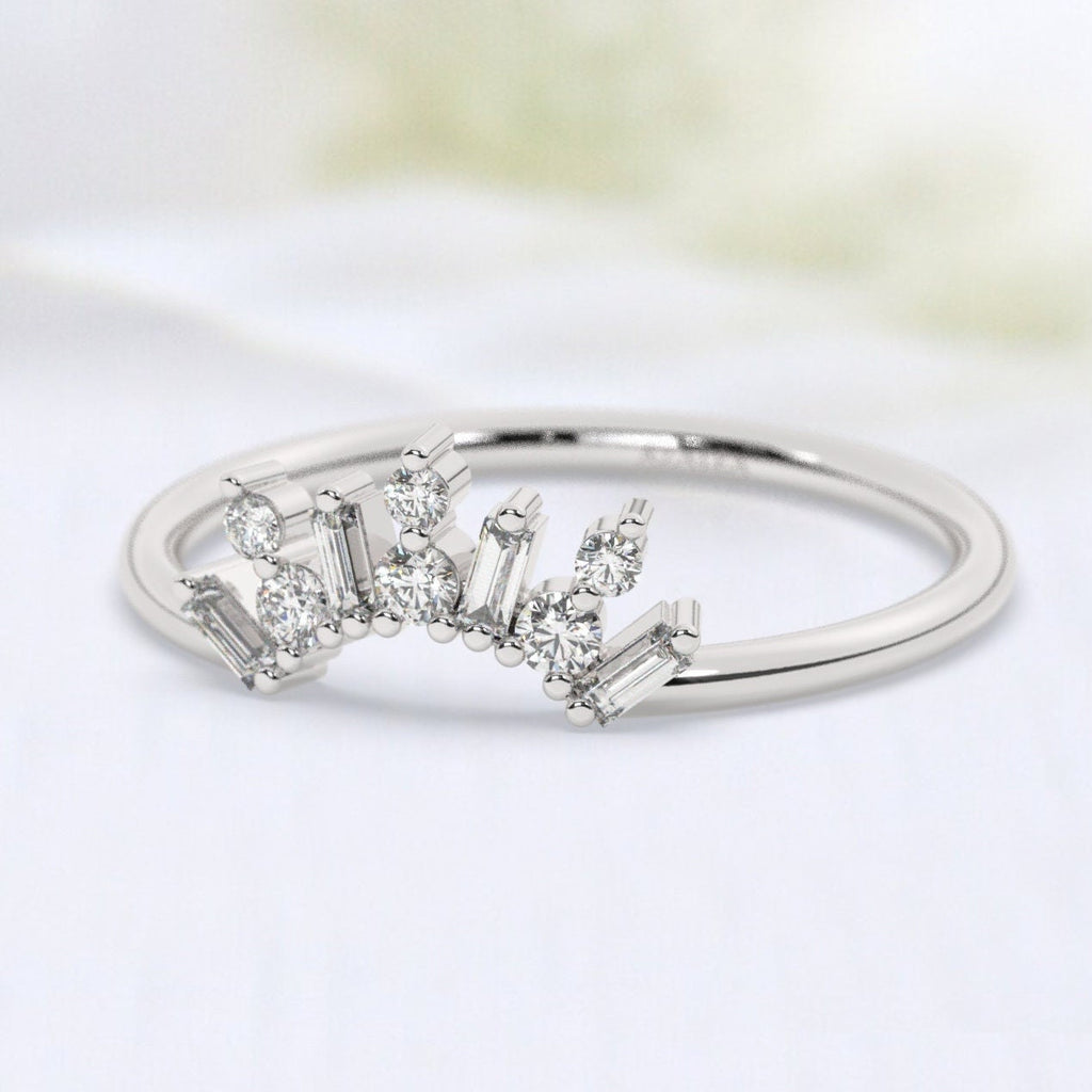 Curved Diamond Wedding Band / 14k Gold Baguette and Round Diamond Stacking Ring / Crown Shape Stacking Ring / Diamond Anniversary Gift Idea