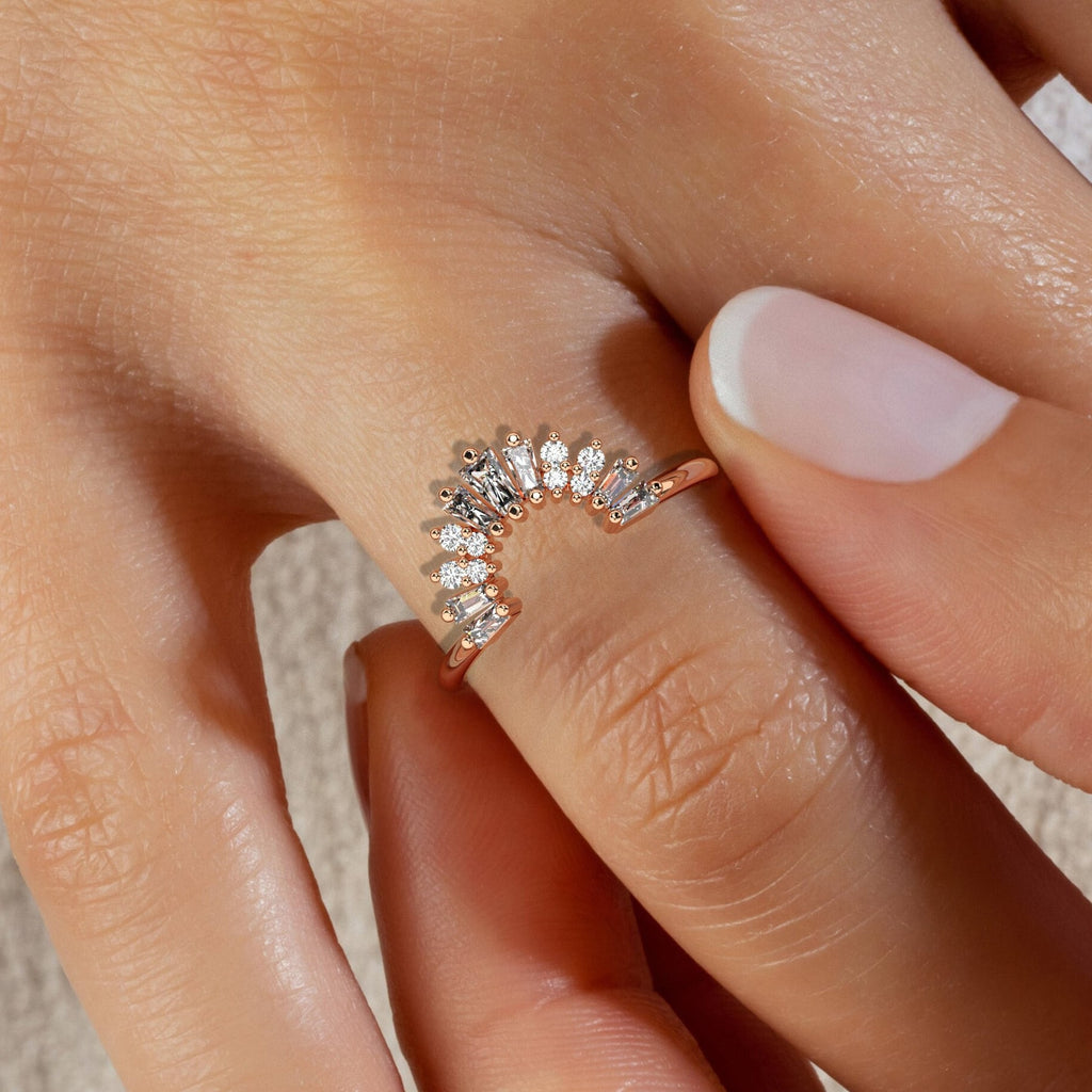 Curved Baguette Diamond Ring / 14k Gold Baguette Round Diamond Crown Wedding Band / Chevron Stacking Ring / Anniversary Birthday Gift