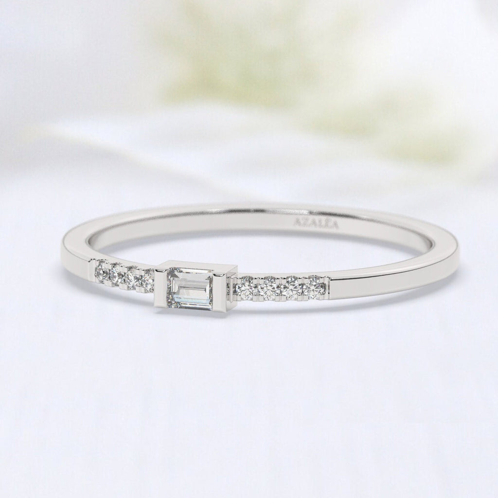 Baguette Diamond Stackable Ring / 14k Gold Baguette and Round Diamond Ring / Diamond Bridal Gift / Anniversary Gift / Diamond Gift Ideas