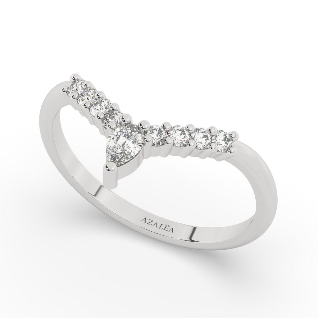 Pear Diamond Wedding Band / 14k Gold Round and Pear Diamond Wedding Band / Diamond Chevron Ring / Curved Diamond Stacking Ring