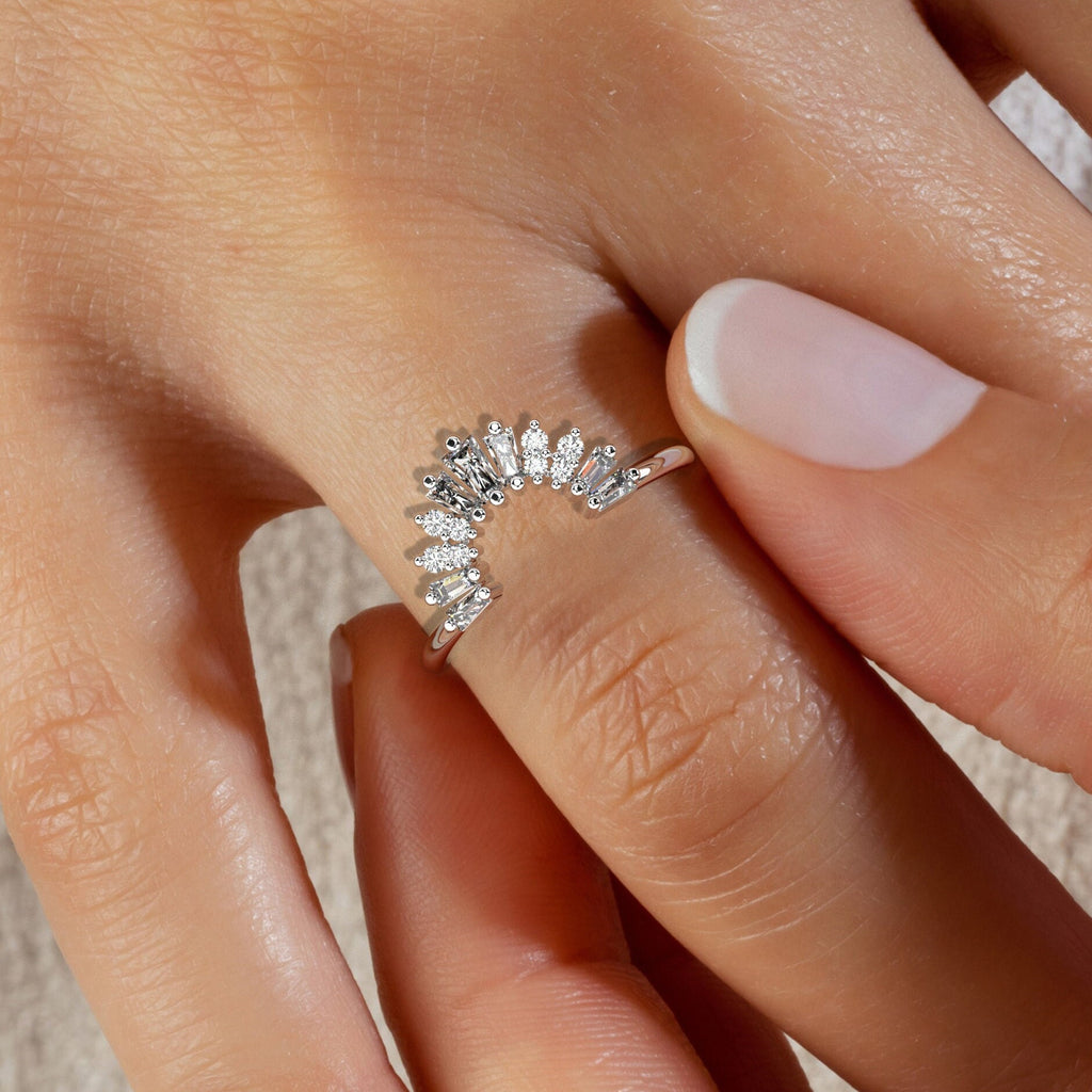 Curved Baguette Diamond Ring / 14k Gold Baguette Round Diamond Crown Wedding Band / Chevron Stacking Ring / Anniversary Birthday Gift