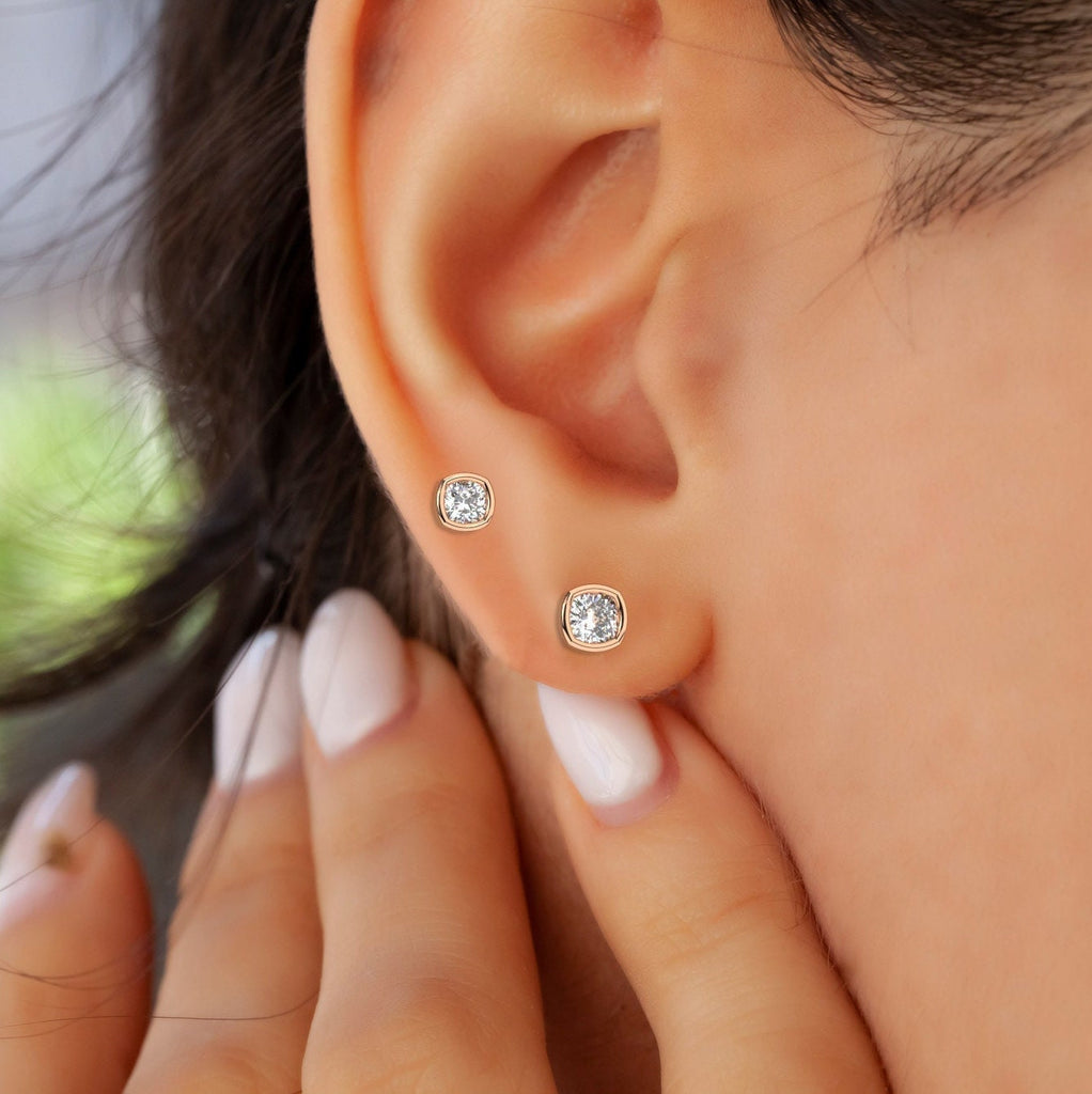 Cushion Cut Diamond Studs / 0.10 - 0.50 ct Solitaire Diamond Studs