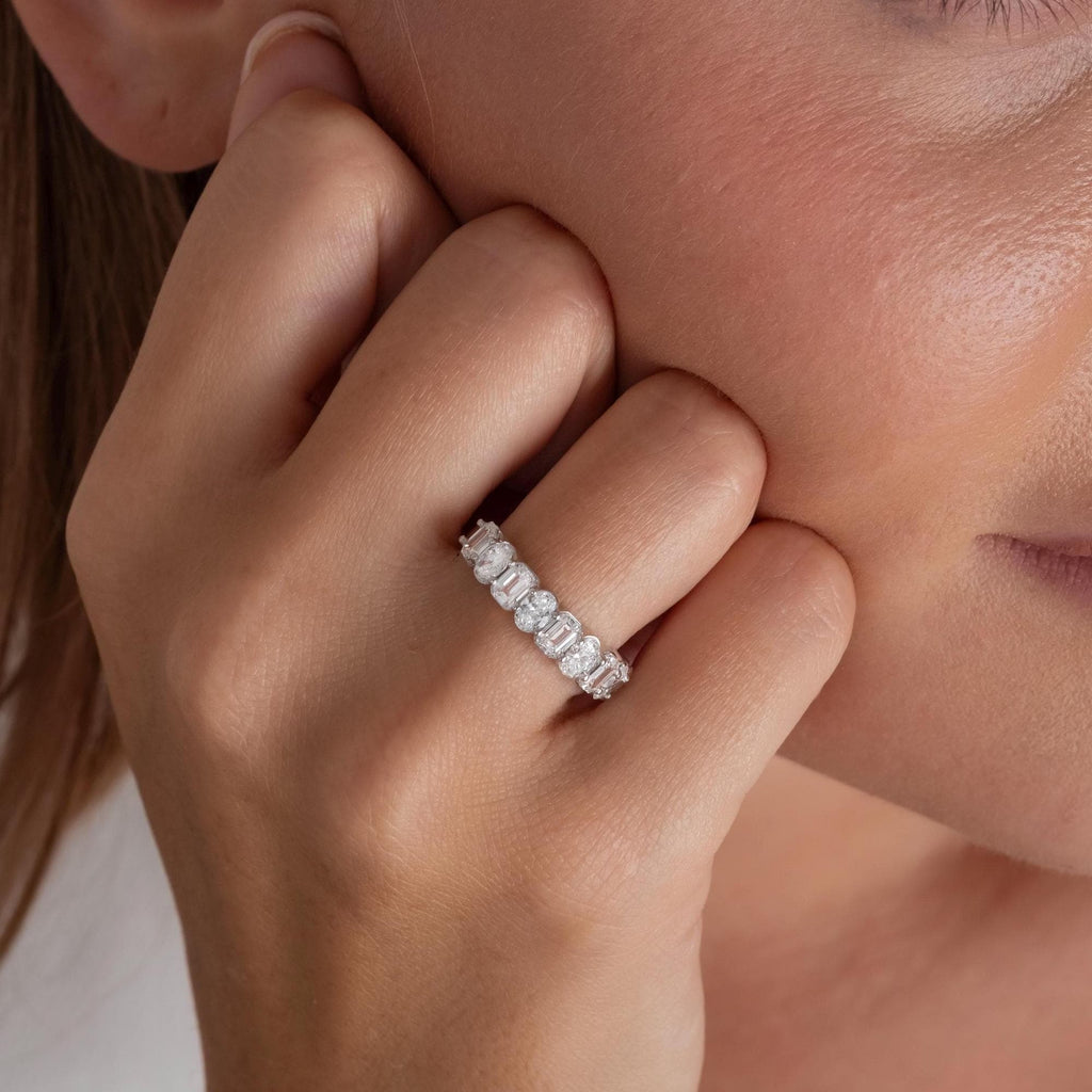 14k Gold Emerald & Oval Diamond Wedding Band / Alternating Diamond Halfway Ring / Diamond Anniversary Ring