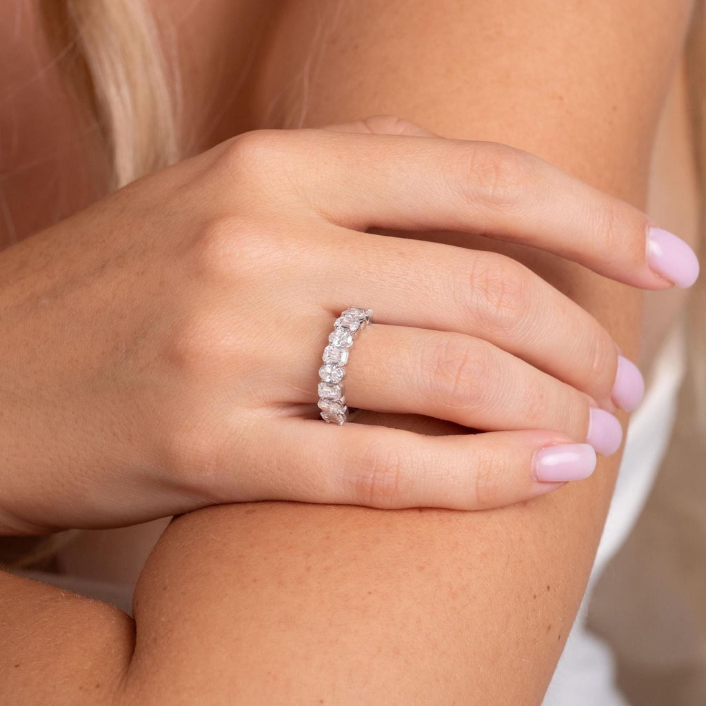 14k Gold Emerald & Oval Diamond Wedding Band / Alternating Diamond Halfway Ring / Diamond Anniversary Ring