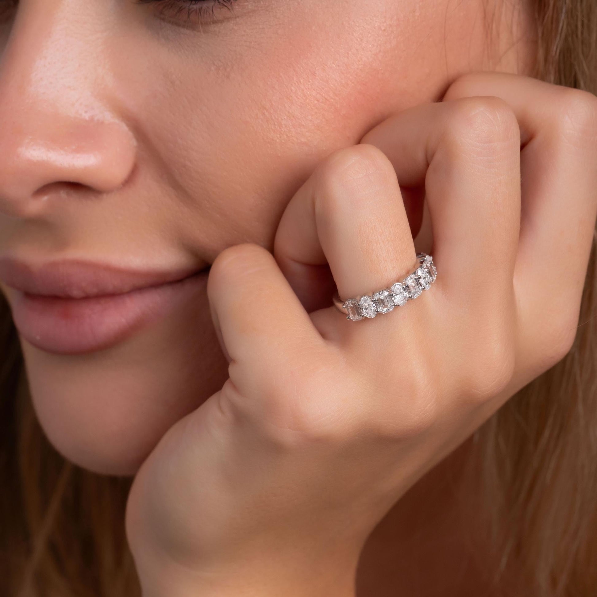 14k Gold Emerald & Oval Diamond Wedding Band / Alternating Diamond Halfway Ring / Diamond Anniversary Ring