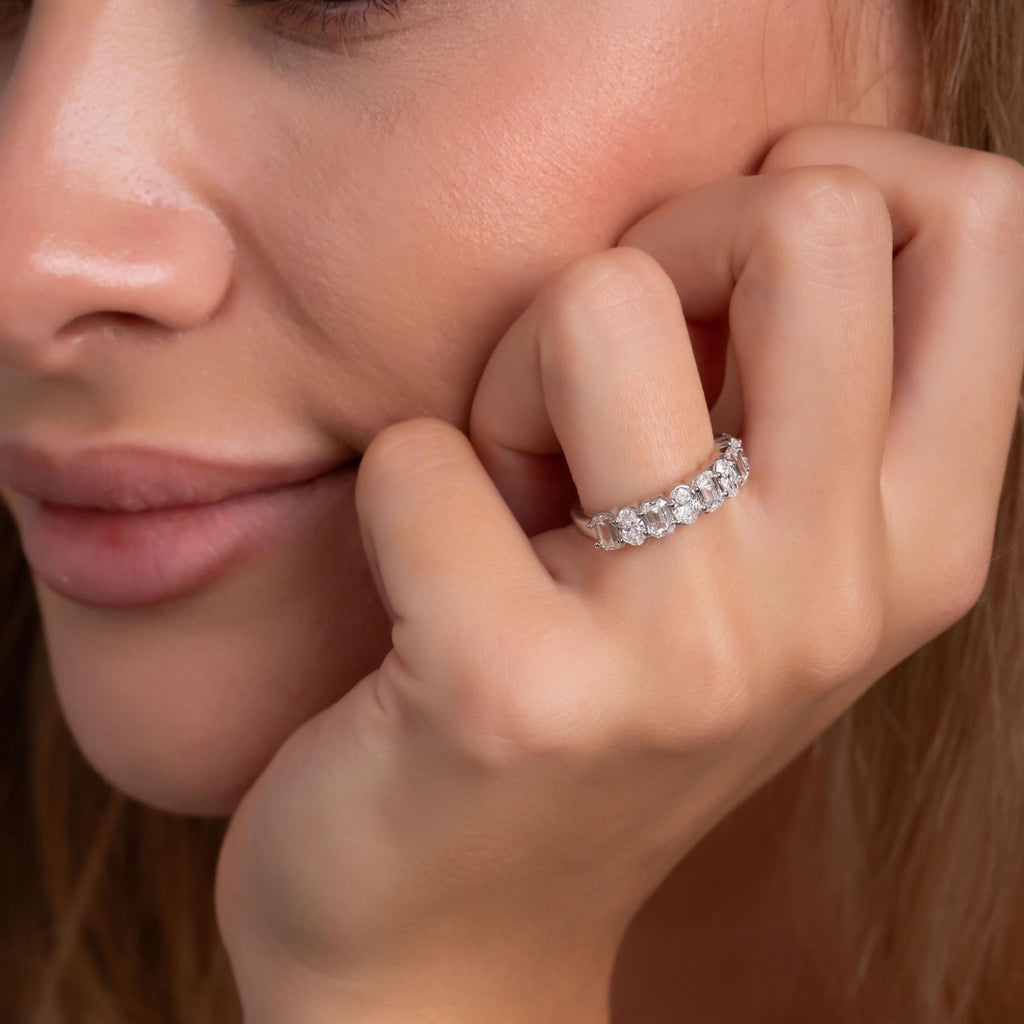 14k Gold Emerald & Oval Diamond Wedding Band / Alternating Diamond Halfway Ring / Diamond Anniversary Ring