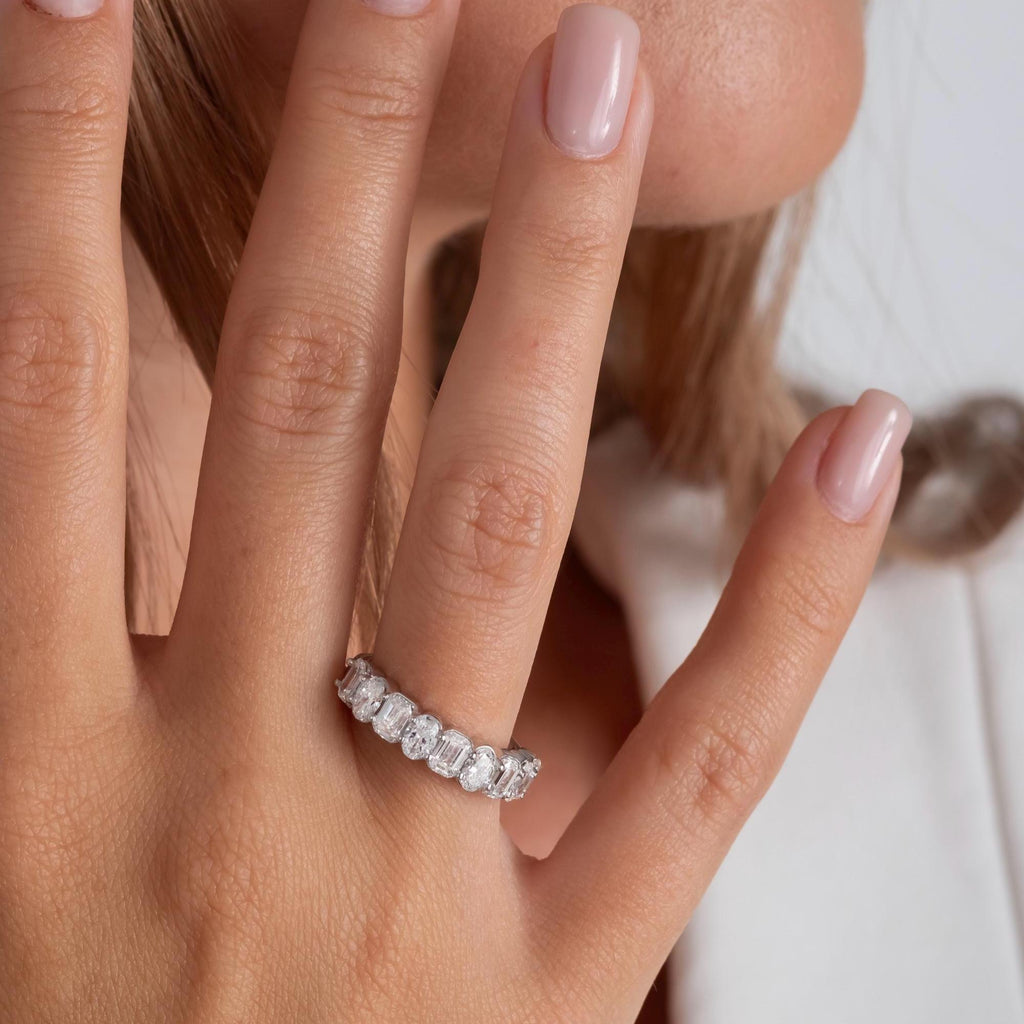 14k Gold Emerald & Oval Diamond Wedding Band / Alternating Diamond Halfway Ring / Diamond Anniversary Ring