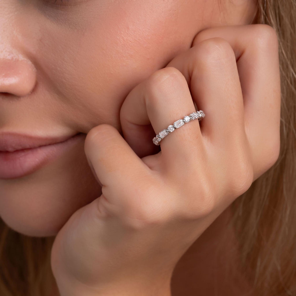 Alternating Emerald and Round Diamond Wedding Band / 1.9 CT Eternity Ring / Anniversary Ring / Natural & Lab Diamond Options