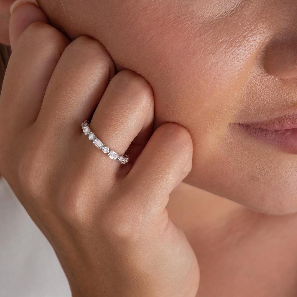 Alternating Emerald and Round Diamond Wedding Band / 1.9 CT Eternity Ring / Anniversary Ring / Natural & Lab Diamond Options