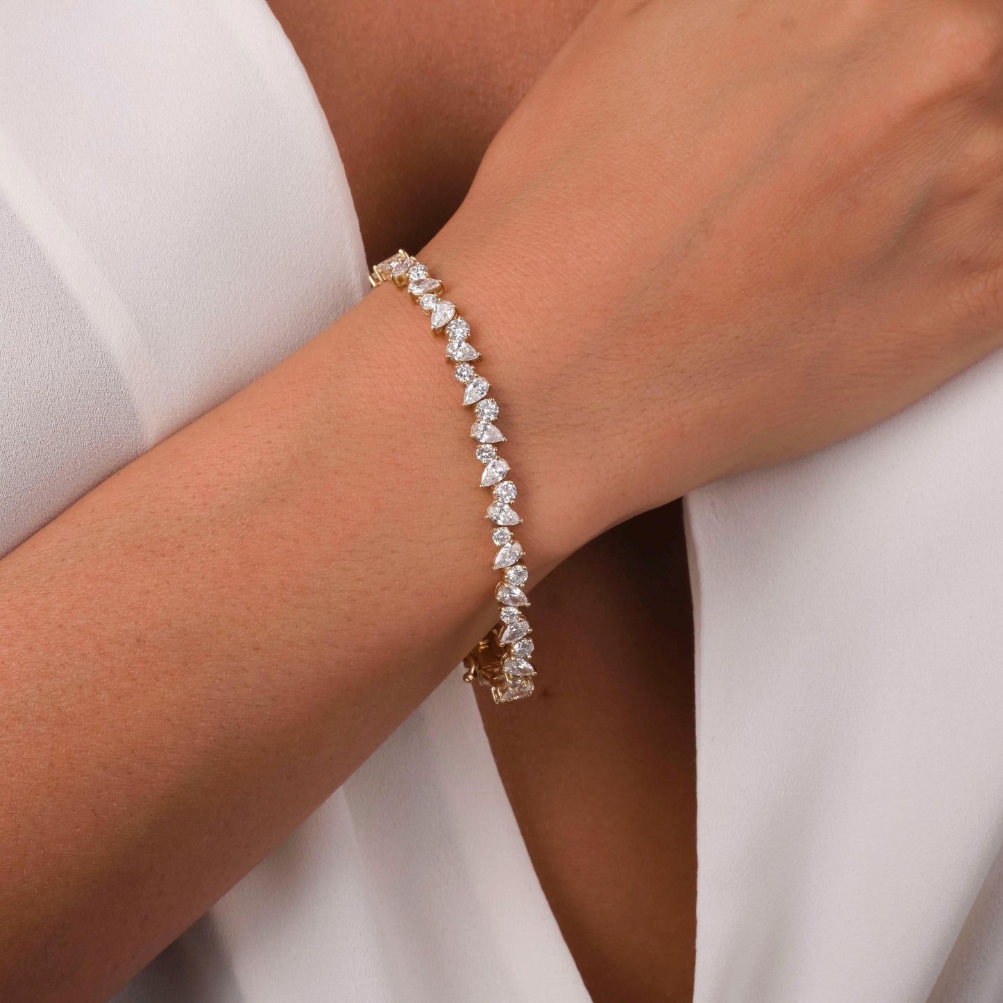 14k Gold Pear & Round Diamond Tennis Bracelet - IGI Certified