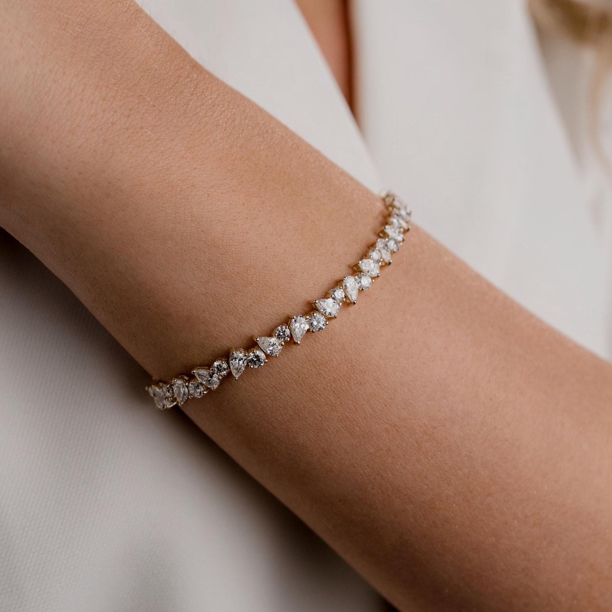 14k Gold Pear & Round Diamond Tennis Bracelet - IGI Certified