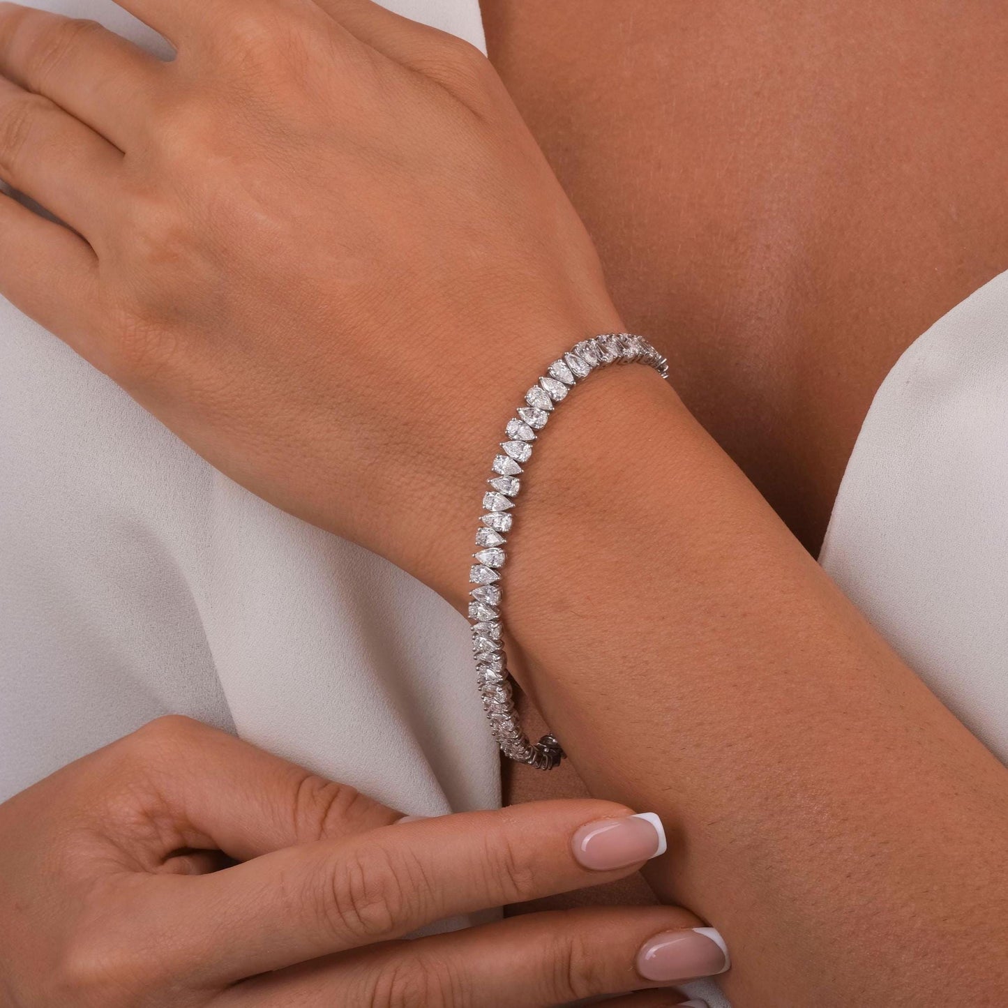 14k Gold Pear Diamond Tennis Bracelet: Lab or Natural Diamond, IGI Option