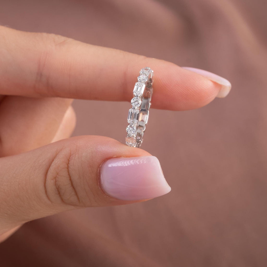 Alternating Emerald and Round Diamond Wedding Band / 1.9 CT Eternity Ring / Anniversary Ring / Natural & Lab Diamond Options