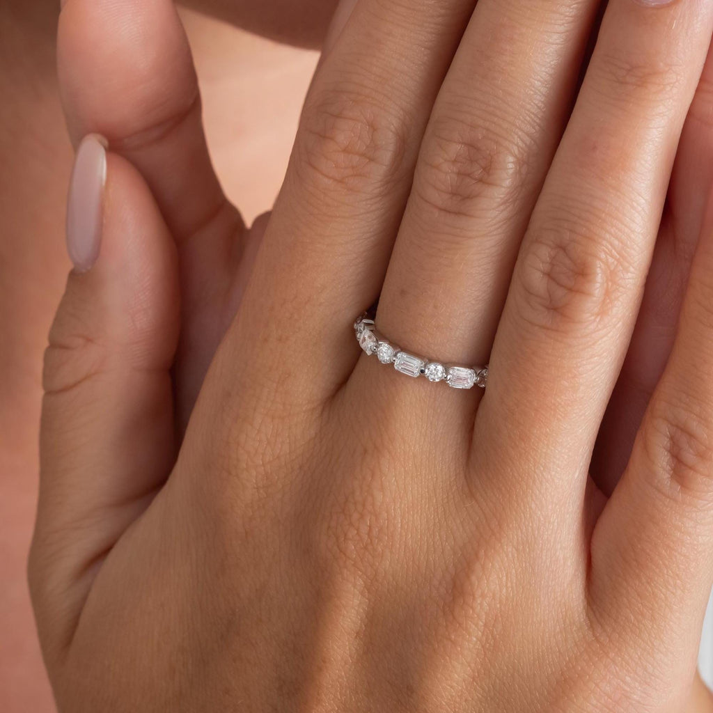 Alternating Emerald and Round Diamond Wedding Band / 1.9 CT Eternity Ring / Anniversary Ring / Natural & Lab Diamond Options