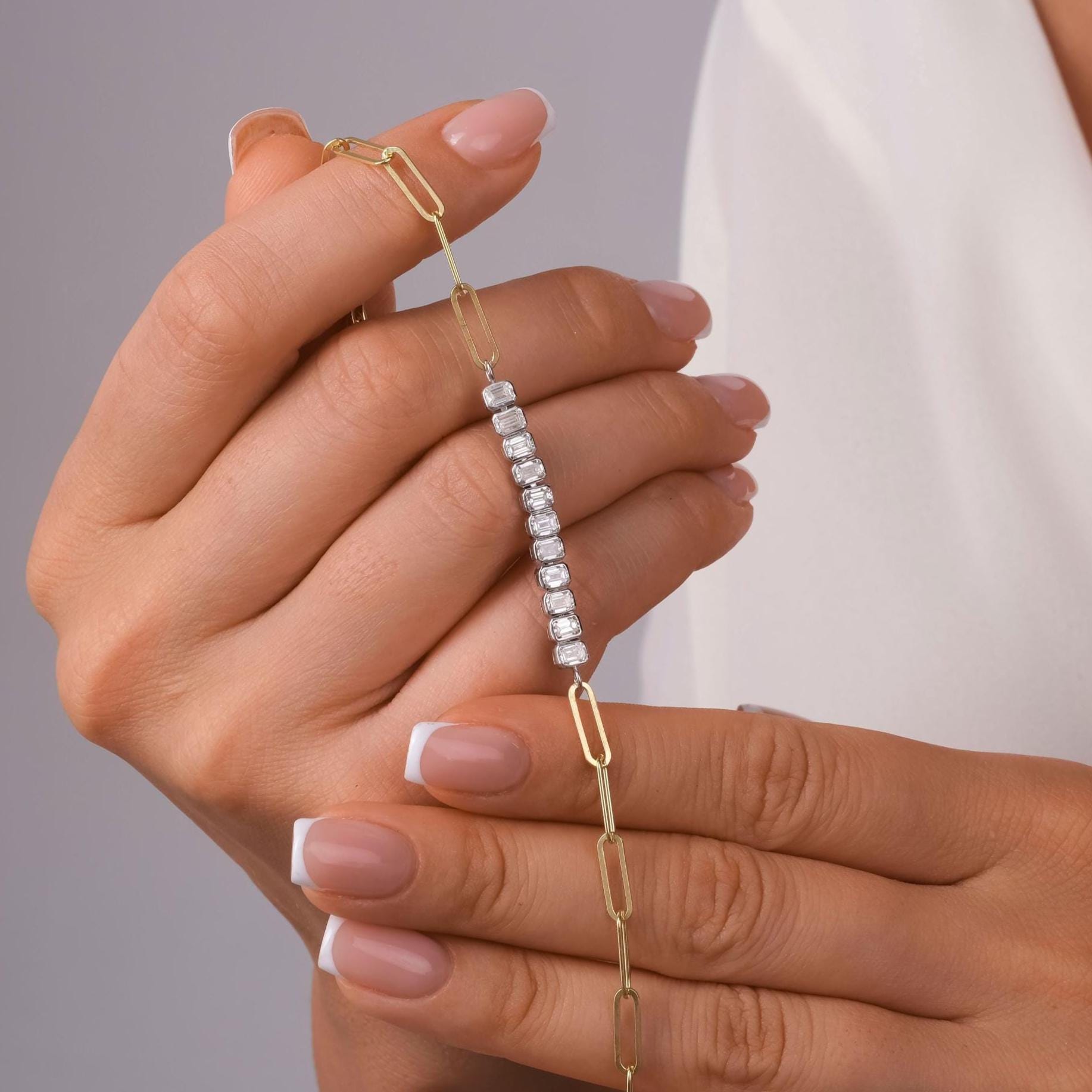 Diamond Paperclip Bracelet / 14k Gold Bezel Setting Emerald Cut Bracelet / Dainty and Elegant Diamond Bracelet