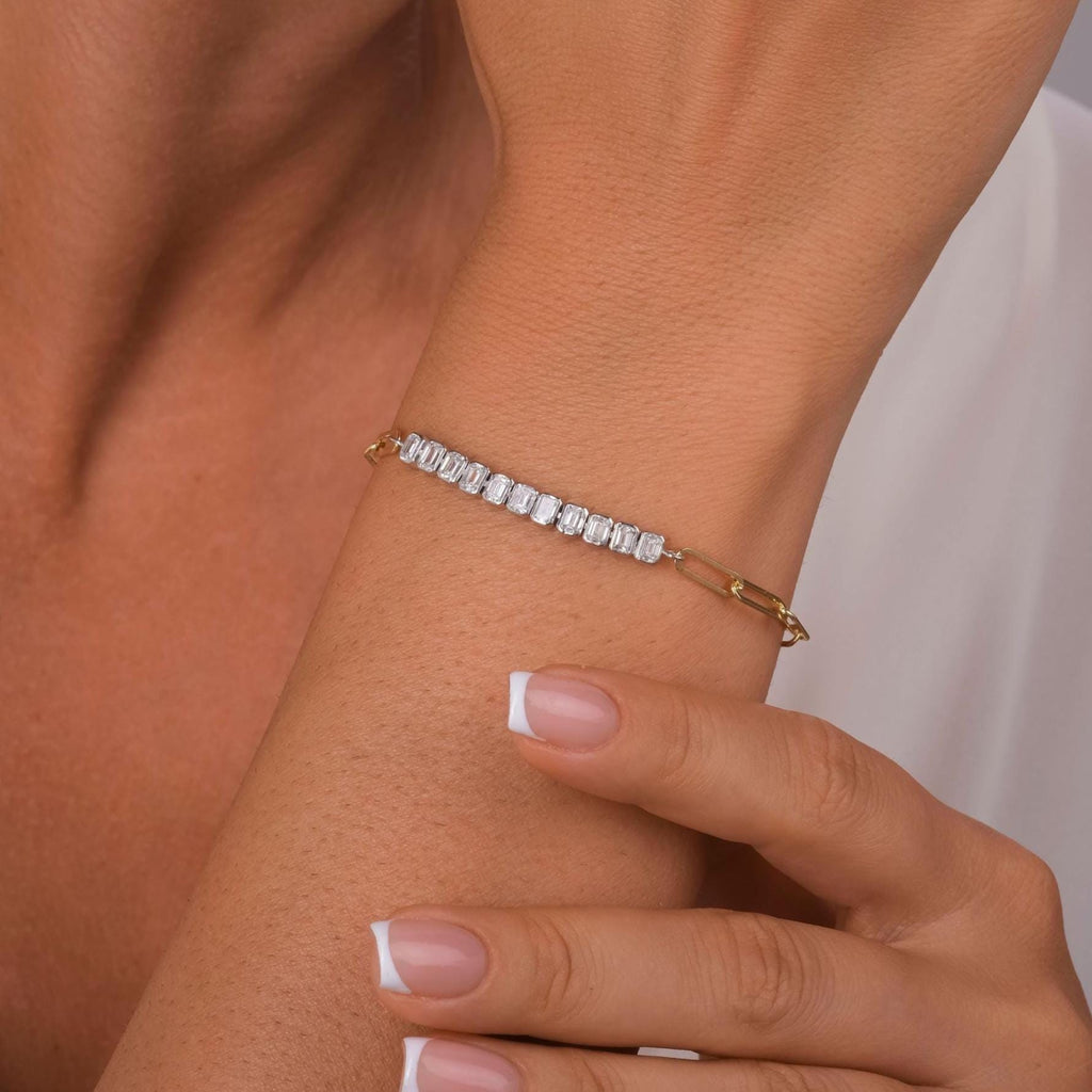 Diamond Paperclip Bracelet / 14k Gold Bezel Setting Emerald Cut Bracelet / Dainty and Elegant Diamond Bracelet