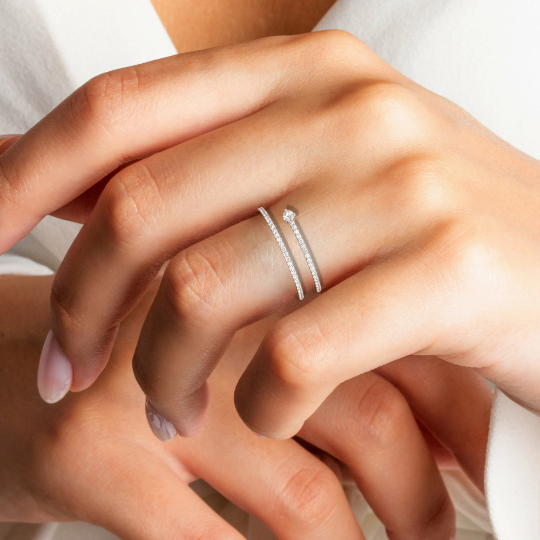 Spiral Round Diamond Ring