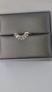 Curved Baguette Diamond Ring / 14k Gold Baguette Diamond Wedding Band / Diamond Stacking Ring / Anniversary Gift / Diamond Gift Idea