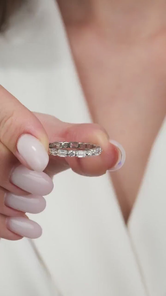 Alternating Emerald and Round Diamond Wedding Band / 1.9 CT Eternity Ring / Anniversary Ring / Natural & Lab Diamond Options