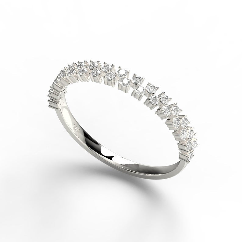 Round Diamond Engagement Ring