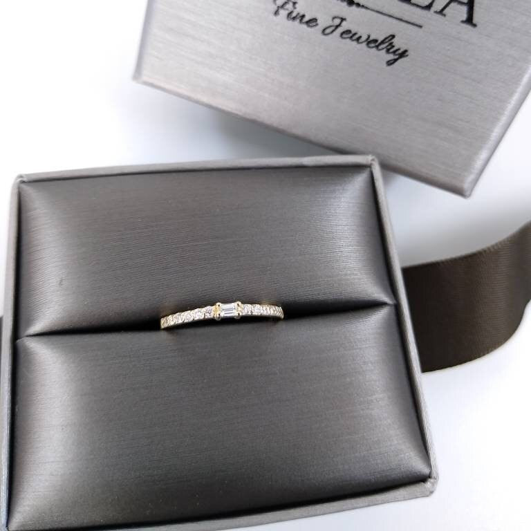 Baguette Diamond Stacking Ring / 14k Gold Baguette Diamond Wedding Band / Diamond Stacking Ring / Bridal Gift / Diamond Anniversary Ring