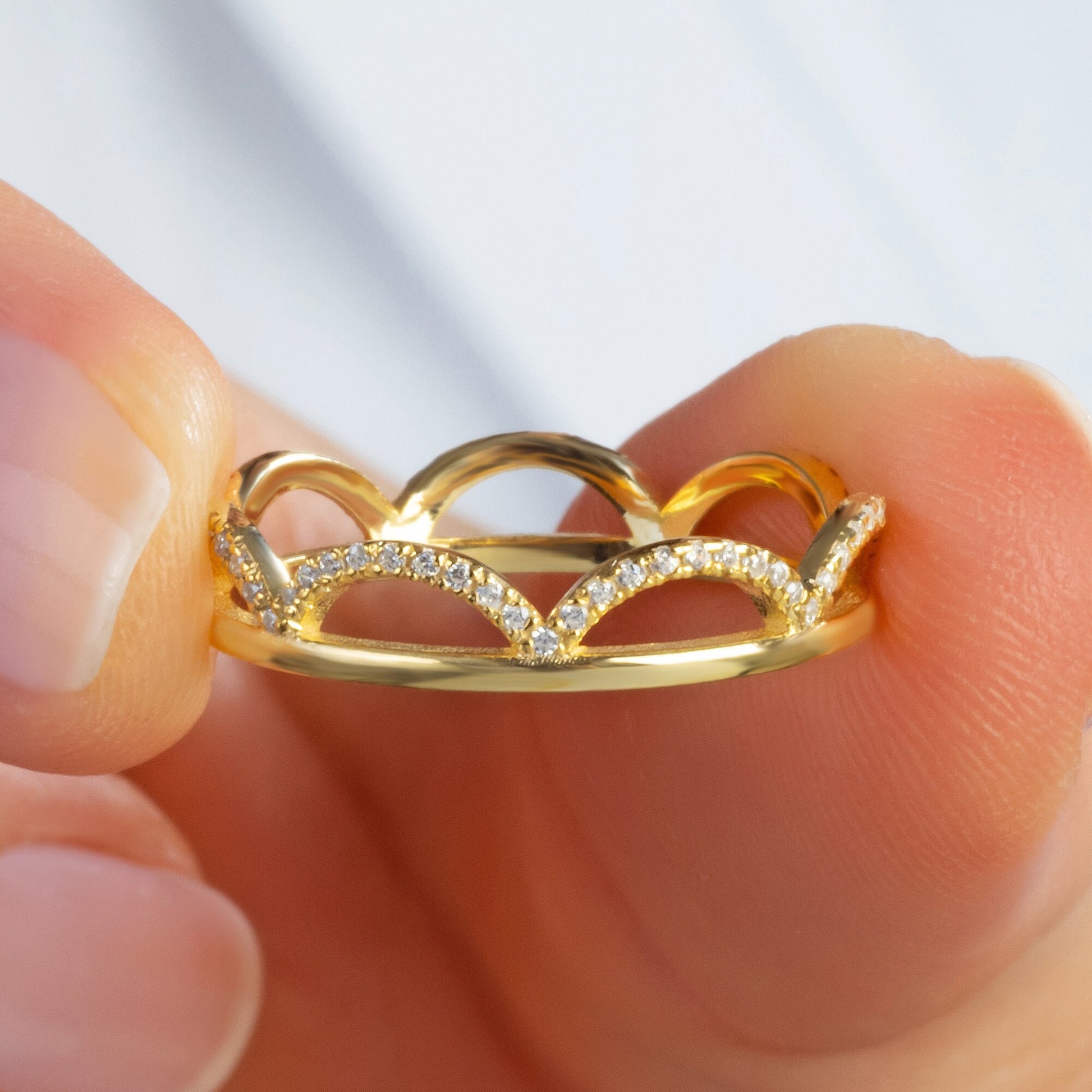 Diamond Wedding Band / 14k Gold Crown Stacking Ring / Curved Diamond Ring / Diamond Anniversary Gift Idea