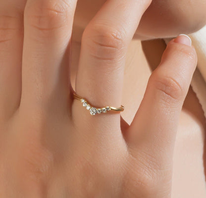 Curved Diamond Wedding Band / 14k Gold Round Diamond Stacking Ring / Diamond Wedding Band / Stacking Ring / Engagement Rings / Gift for Her