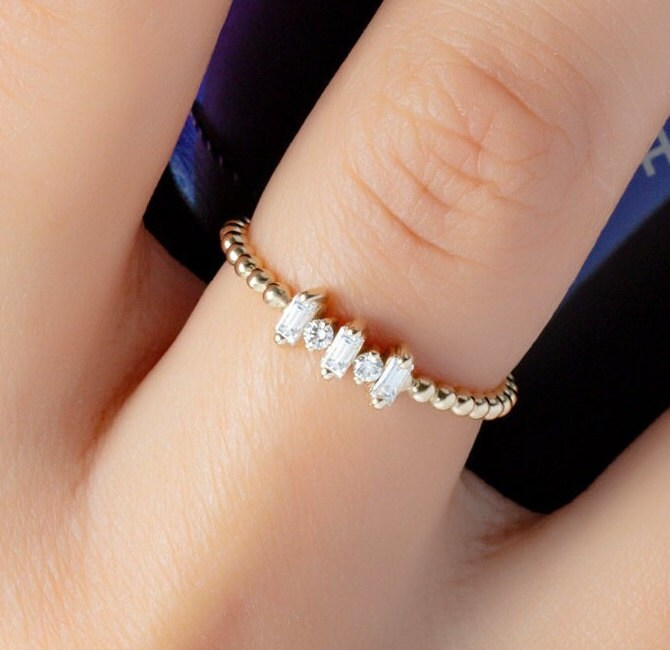 Baguette Diamond Stacking Ring / 14k Gold Baguette Diamond Wedding Band / Diamond Stacking Ring / Anniversary Gift / Diamond Gift Ideas