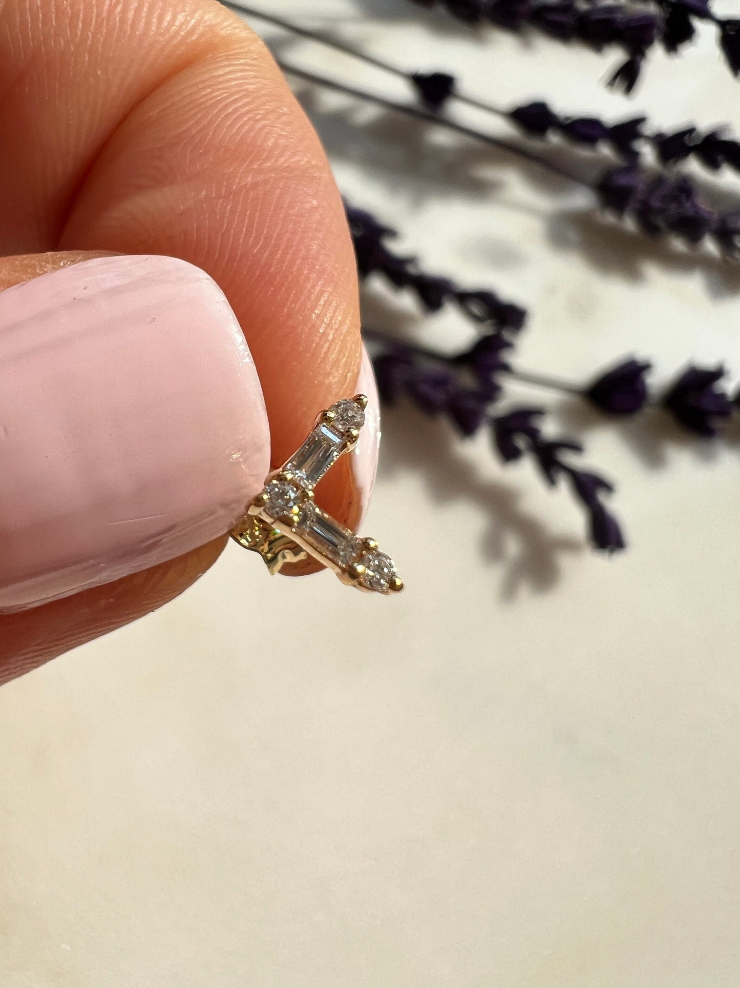 Baguette Diamond V Studs Earrings