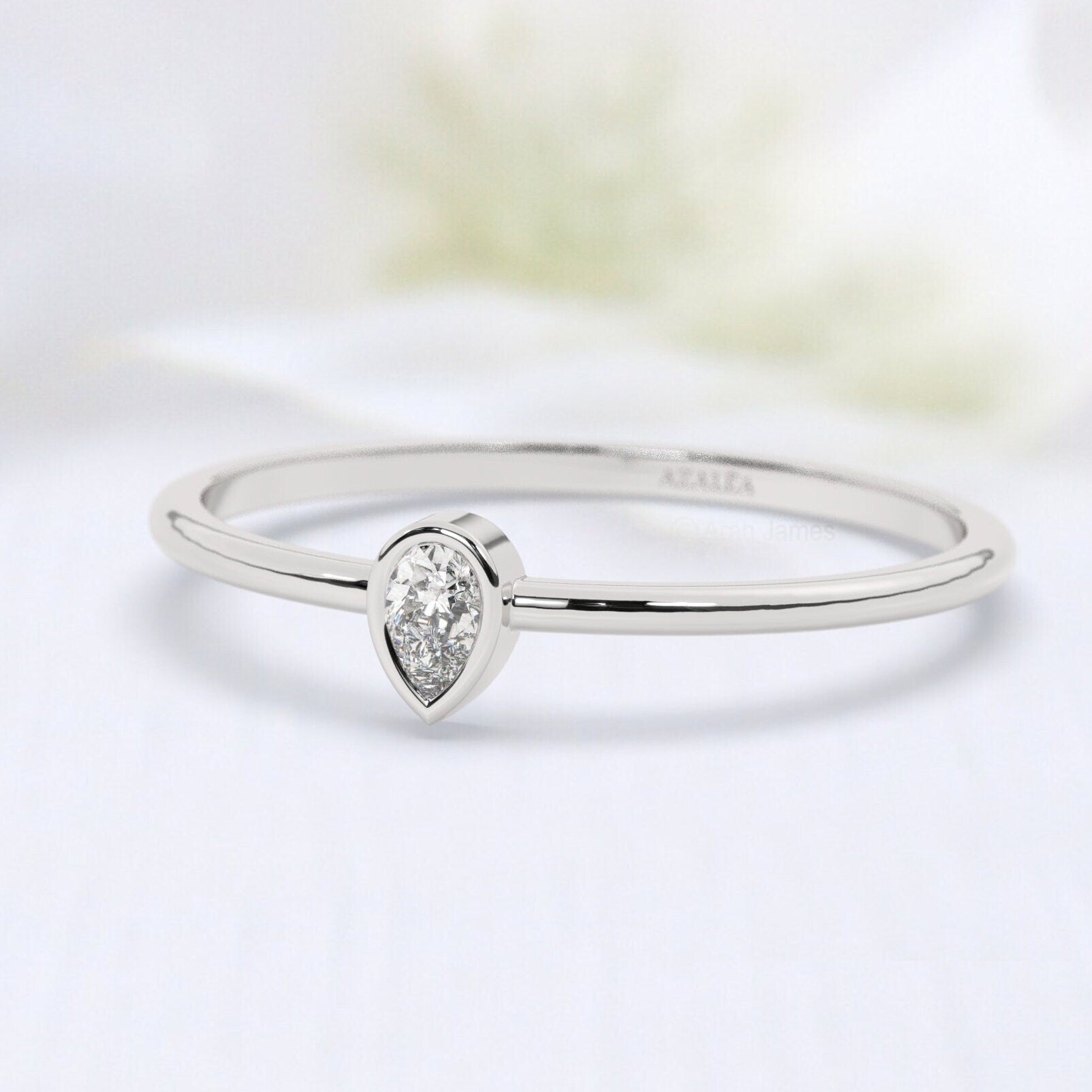 Solitaire Diamond Stacking Ring / 14k Pear Diamond Wedding Band / Teardrop Stacking Band / Diamond Wedding Band / Diamond Stacking Ring