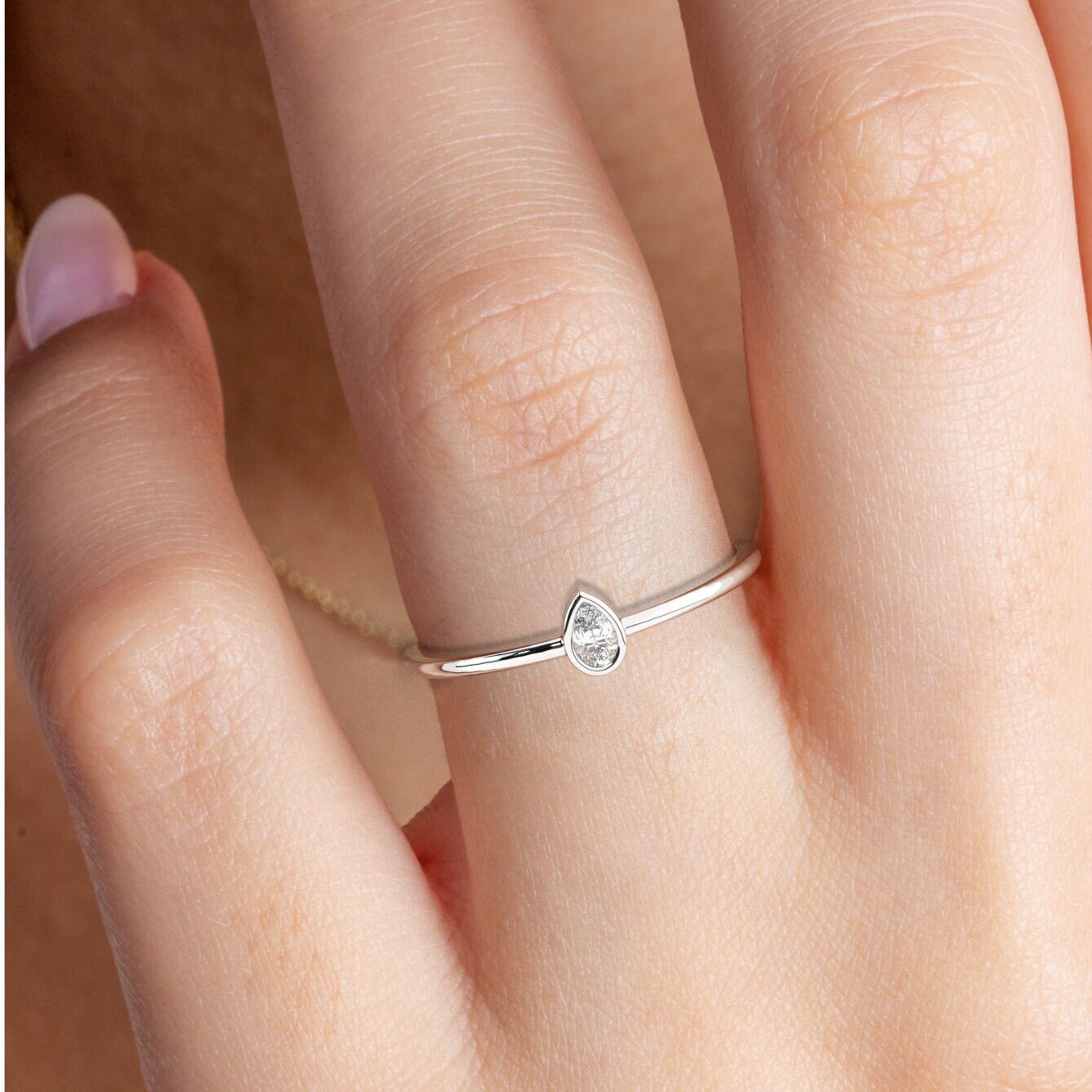 Solitaire Diamond Stacking Ring / 14k Pear Diamond Wedding Band / Teardrop Stacking Band / Diamond Wedding Band / Diamond Stacking Ring
