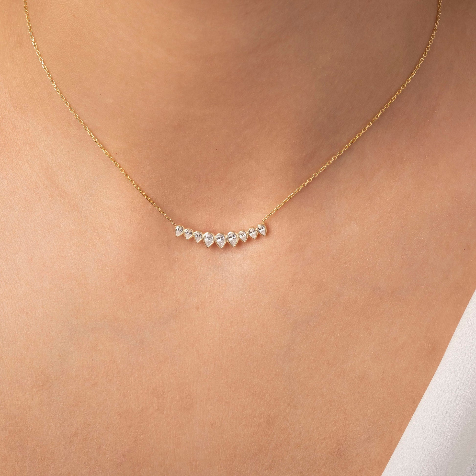 Curved Diamond Necklace / 14k Curved Pear Shape Diamond Necklace / Minimalist Drop Diamond Necklace / Pear Diamond Necklace