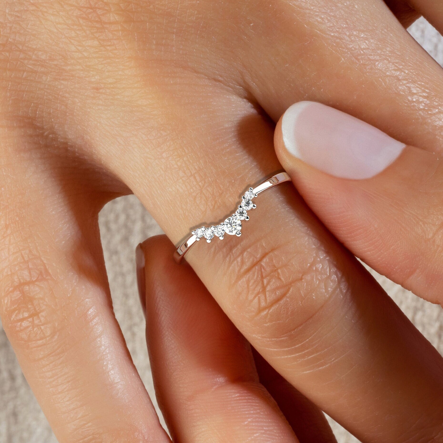 Curved Diamond Wedding Band / 14k Gold Round Diamond Stacking Ring / Diamond Wedding Band / Stacking Ring / Engagement Rings / Gift for Her
