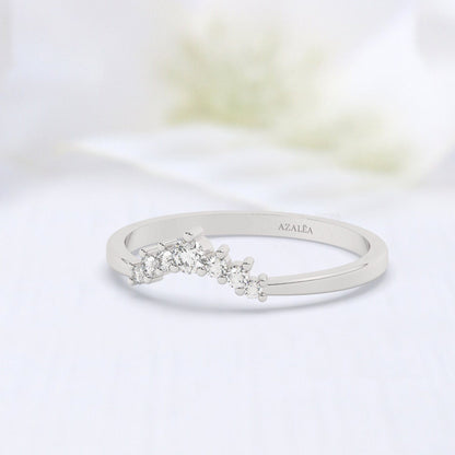Curved Diamond Wedding Band / 14k Gold Round Diamond Stacking Ring / Diamond Wedding Band / Stacking Ring / Engagement Rings / Gift for Her